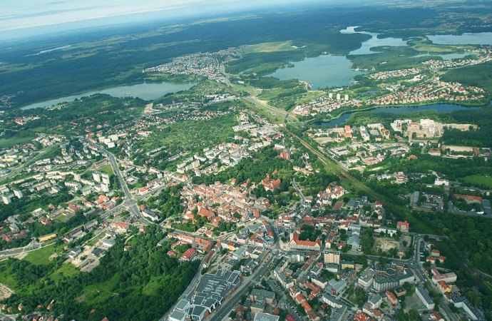 {Olsztyn szuka firmy, która posadzi prawie 2 tysiące nowych drzew.}