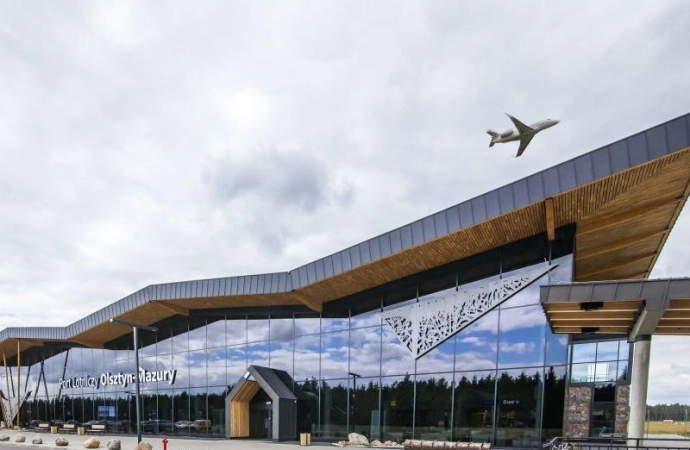 {W lipcu znów wzrosła liczba pasażerów korzystających z portu lotniczego Olsztyn-Mazury.}