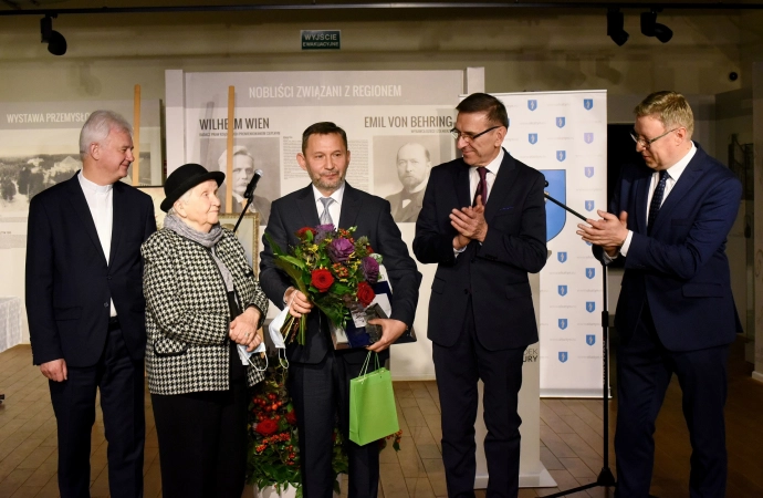 {Przyznano Nagrodę Prezydenta Olsztyna w dziedzinie historii.}